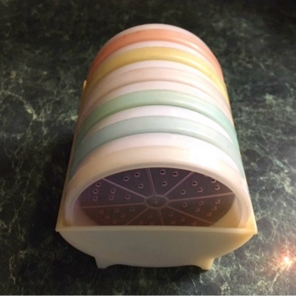 Vintage Tupperware wagon wheel Pastel Coaster Set